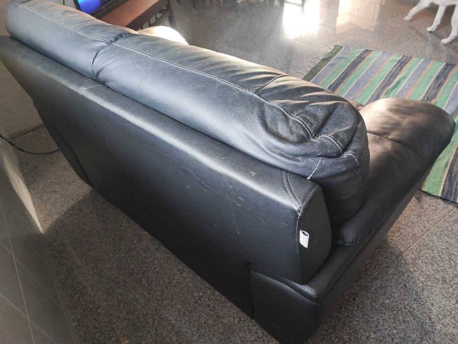 Sofá Preto em couro