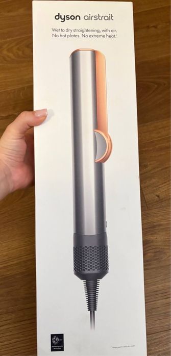 Оригінальний Dyson Airstrait.
