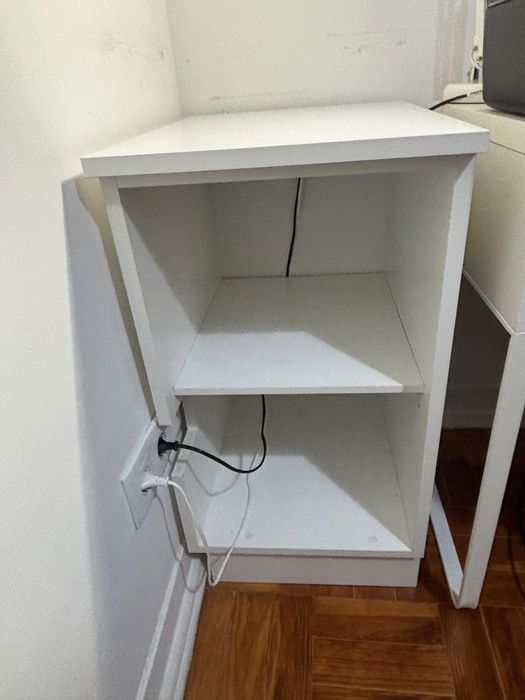 Móvel Branco de madeira maciça