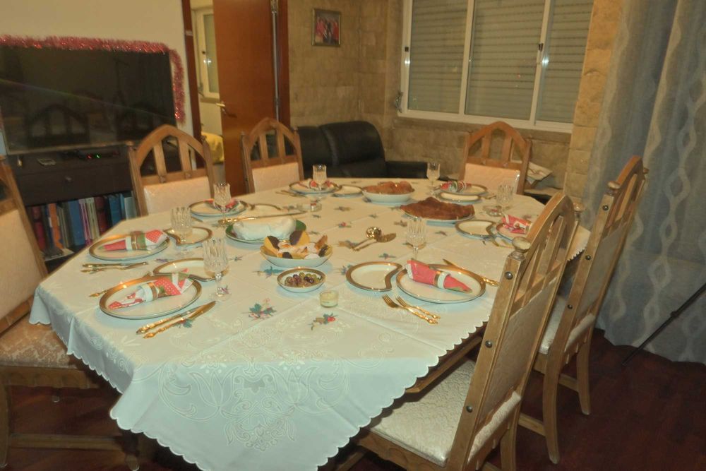 Mesa de jantar em madeira maciça de carvalho 8-12 lugares.