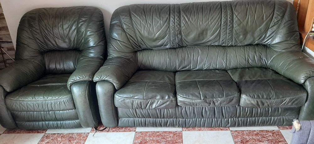 2 sofás em pel verde garrafa
