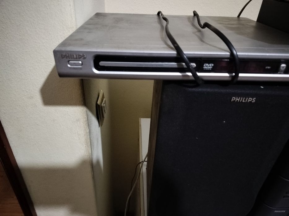Vendo  aparelhagem Philips com um vídeo Philips  um DVD Philips