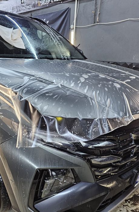 Detailing. Przyciemnianie szyb, polerowanie i pranie tapicerki