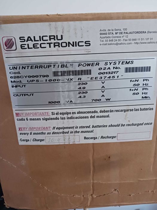 UPS 1000 VA nova na caixa.