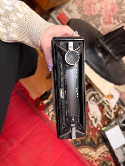 Могнітола в автомобіль