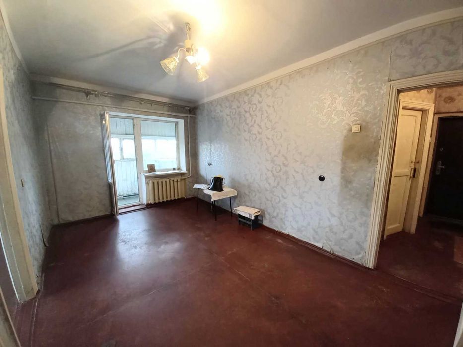 Продається 3-кім. квартира у селі Великодолинське, 15 км від Одеси.