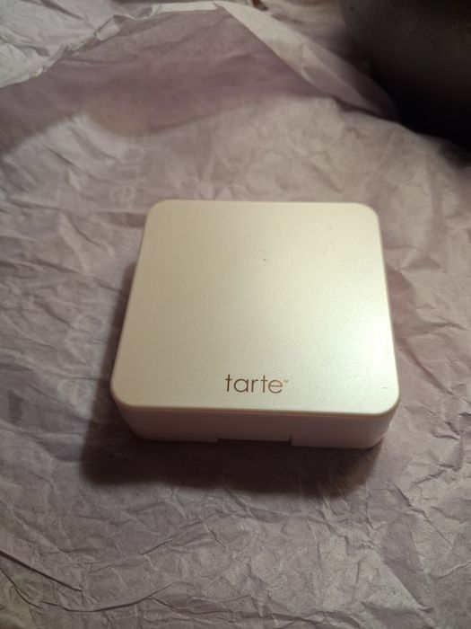 Tarte Amazonian Clay radiant puder wypiekany