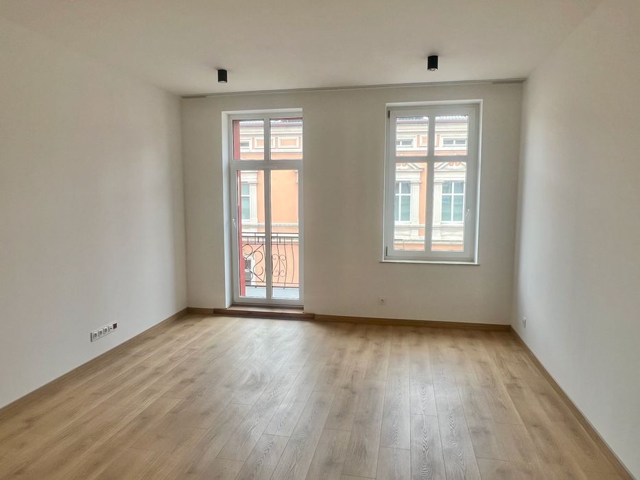 Wynajem Kawalerka z balkonem w centrum