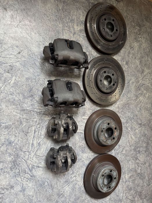 Суппорта w211 4 поршя перед и 2 поршня задние