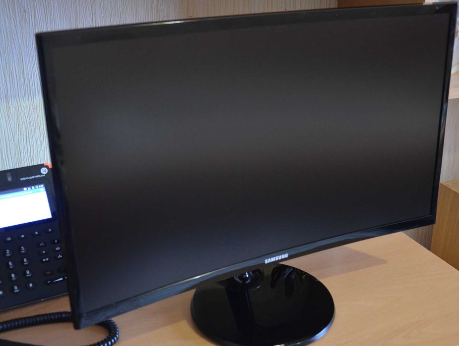 Монітор 23.5"  Samsung  Curved LC24F390FHIXCI