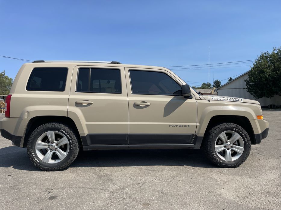 Продам своє авто jeep patriot