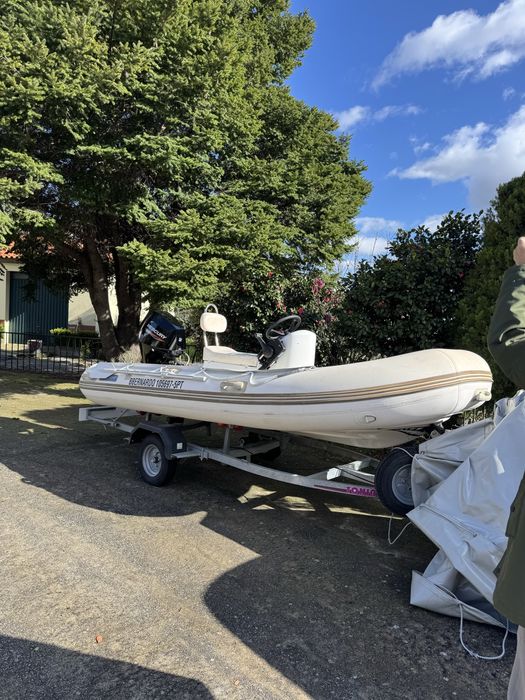 Barco semi rigido com motor mercury 25cv