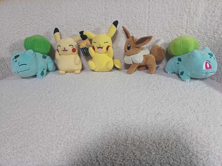 Pokemon Покемон Пікачу Бульбазавр Черізард Пічу