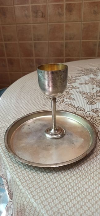 Серебряные рюмки, срібні чарки.
