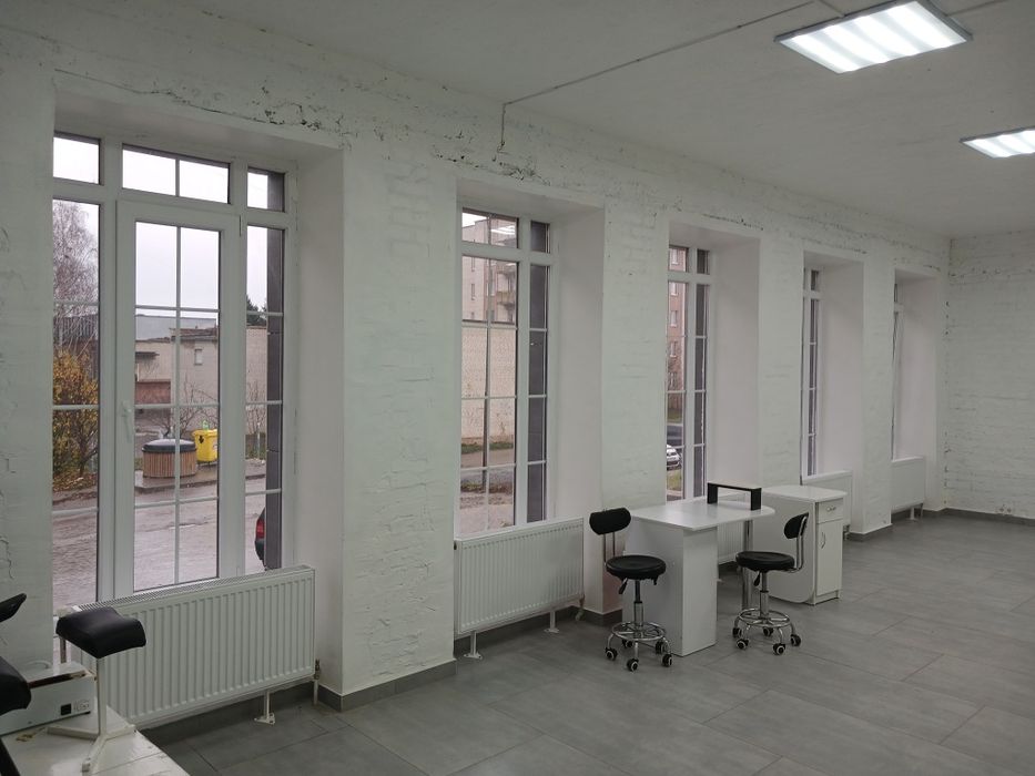 Здам в довгострокову оренду приміщення по пр.Відродження.