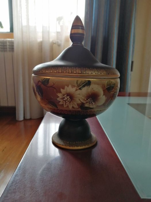 Bomboneira da OAL pintada á mão e numerada