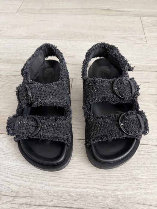 Сандалі zara.