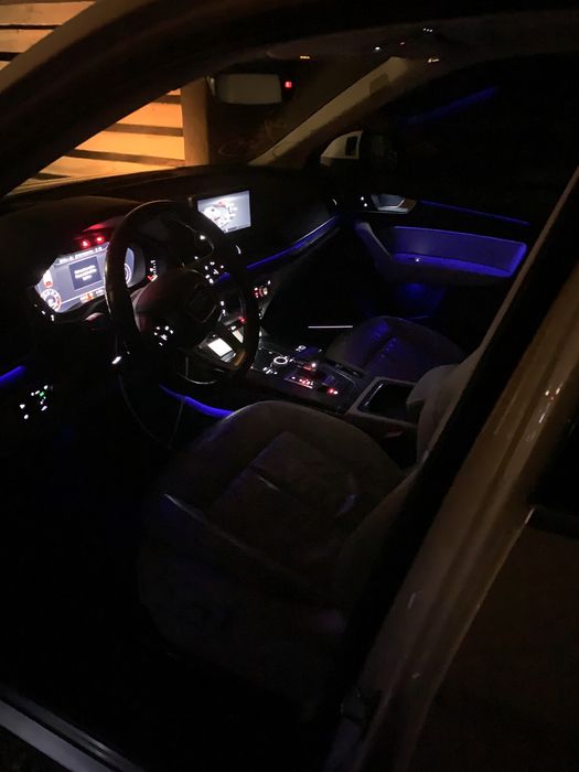 Підлокітник Audi Q5 80A Ambient
