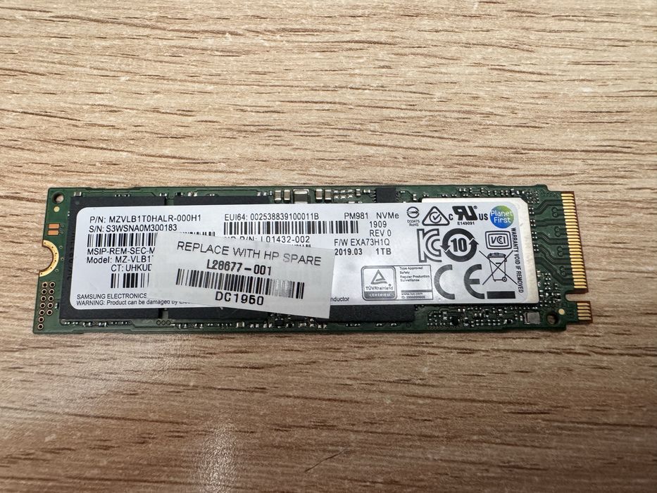 Накопичувачі SSD m.2 NVMe 1000 Gb  Samsung ,Western Digital