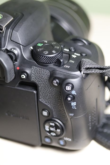 Canon EOS 850D + Yongnuo 100mm