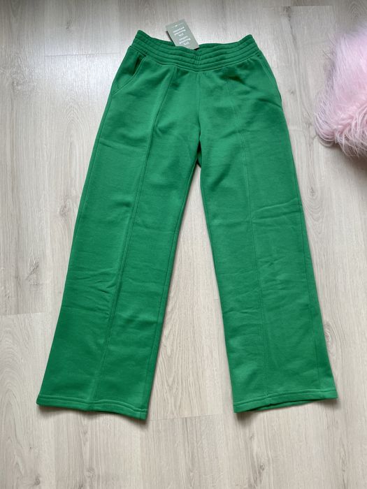 Nowe zielone spodnie reserved dresy