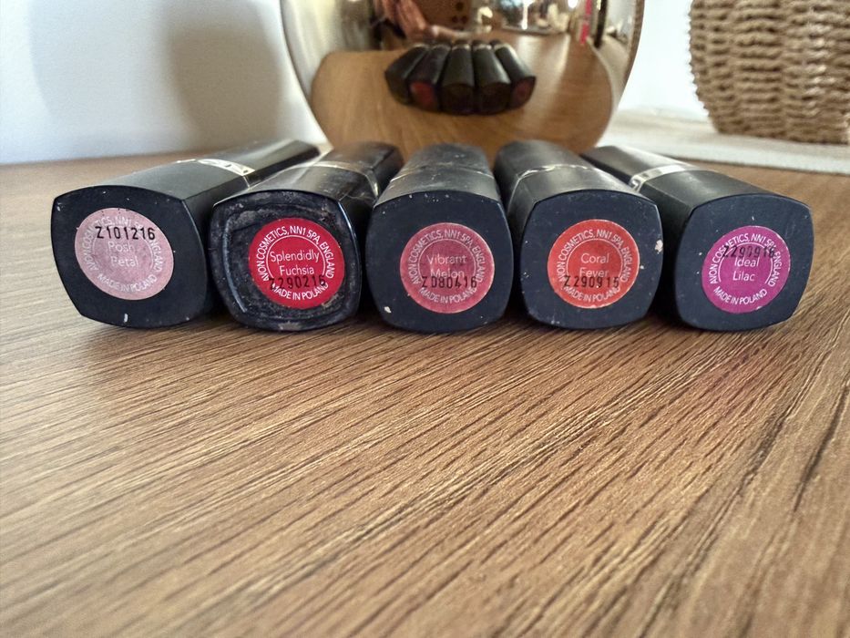 Szminki Avon zestaw