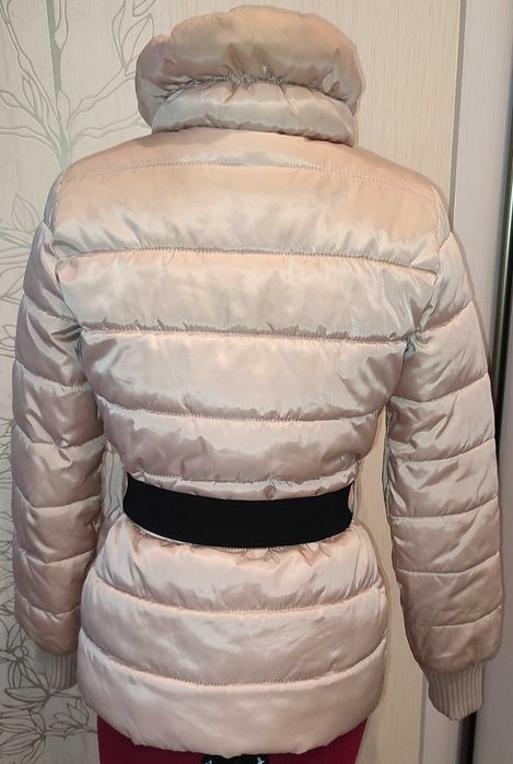 Подростковая нейлоновая куртка с утеплителем для Вашей школьницы.