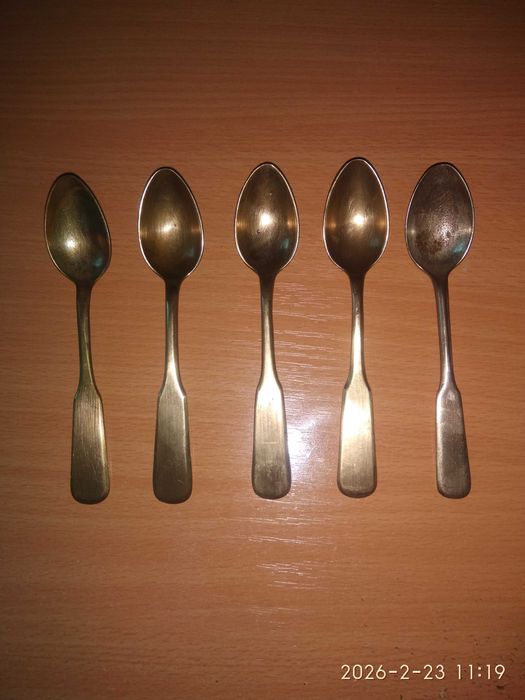 ЛОЖКИ  -  15  шт и ВИЛКИ  7 шт