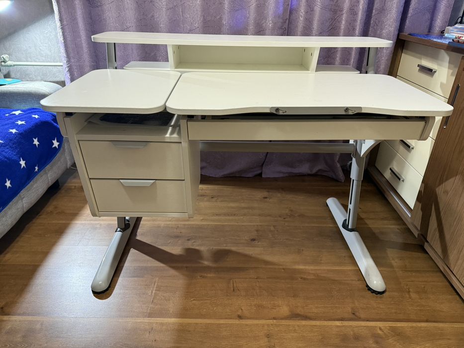 Дитячий стіл парта