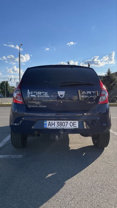 Автомобіль Dacia Sandero