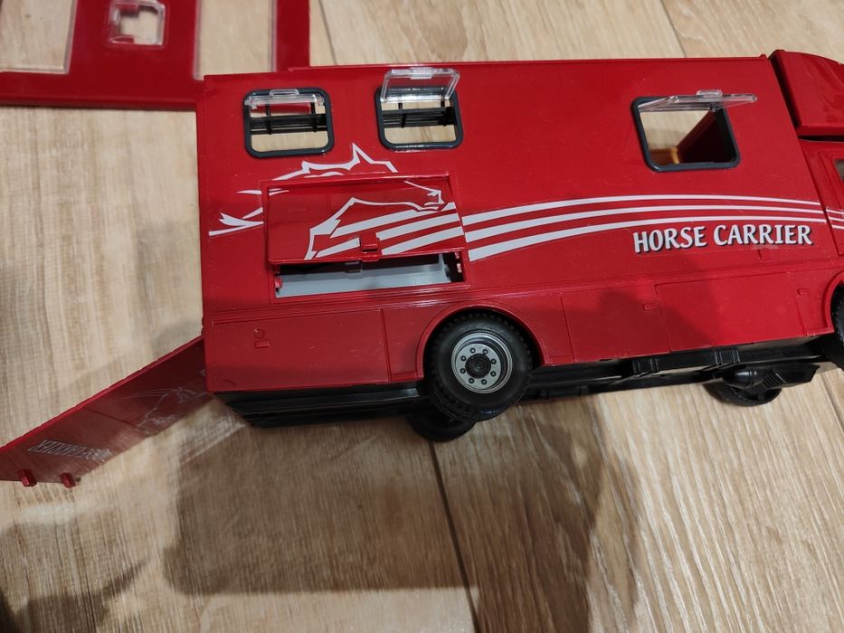 Mercedes kamper-do przewozu koni