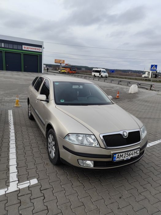 Продам авто Skoda Octavia А 5. На надійному двигуні 1.6 МРІ. Кожного дня на ходу.
Автомобіль для своїх років у гарному стані. По кузову в ідеальному стані. Торг присутній. Переоформлення. Тел. 09******87