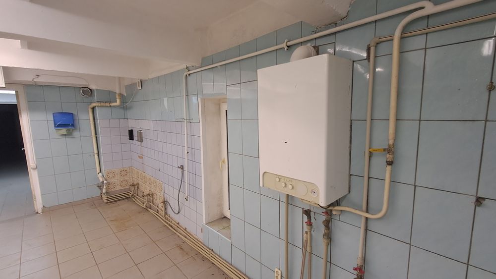 Продаж комерційного приміщення в м-н БАМ _ VV