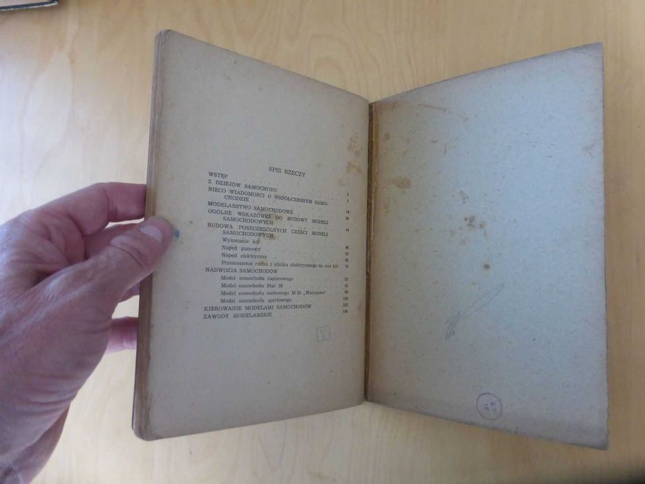 Modele samochodów. J.K. Janowski Biblioteka Młodego Technika 1952 PRL