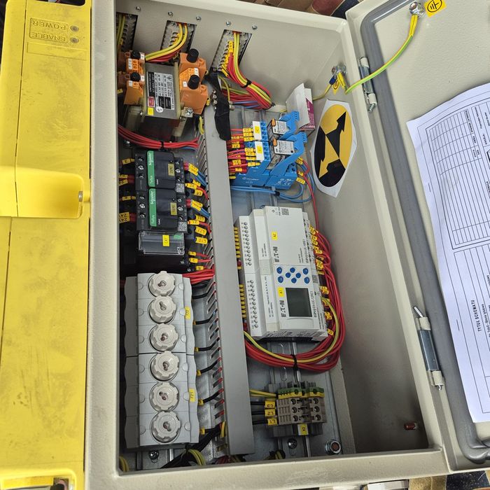 Wciągnik łańcuchowy , Podem 500kg. Z jazdą elektryczną.
