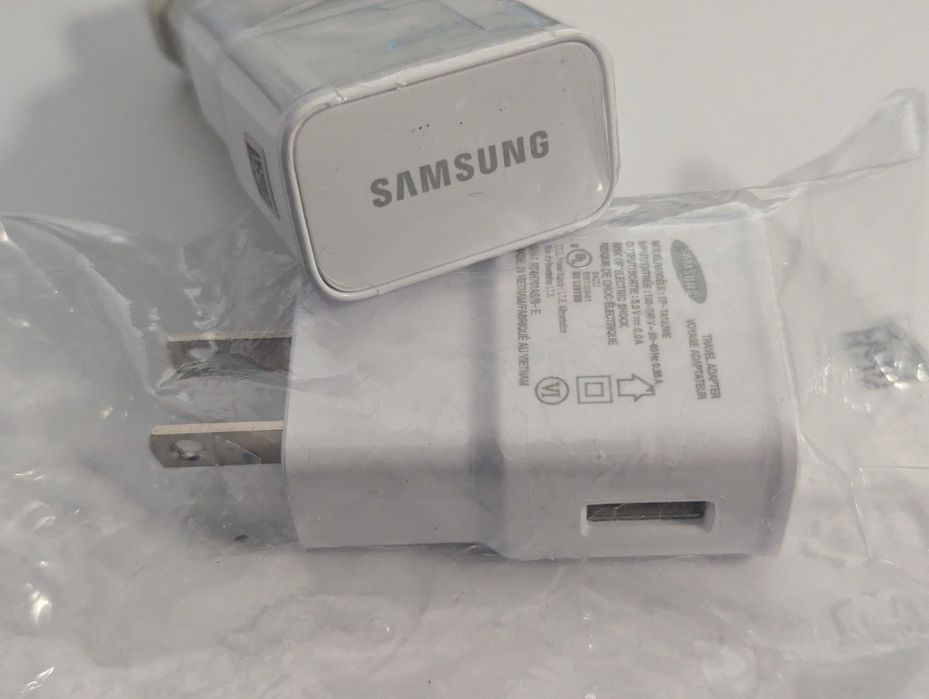 новий блочок зарядка 10w 5V 2A Samsung USB A