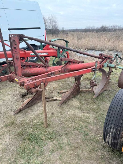 Квернеланд 3-х корпусний Kverneland плуг