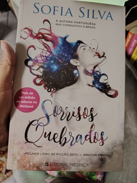 Livro "sorrisos quebrados"
