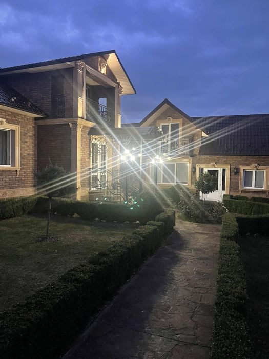 Продаж будинку