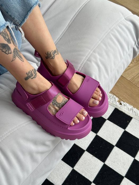 Босоніжки жіночі ugg