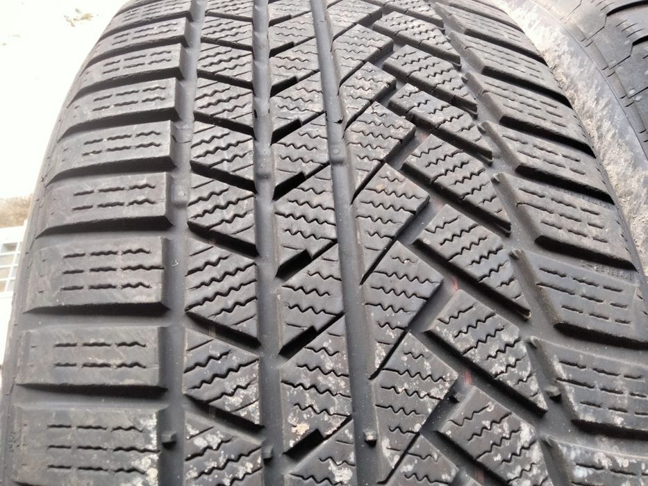 255 50R20 Continental