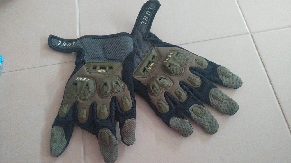 Luvas motocross THOR modelo Army, modelo raro e esgotado