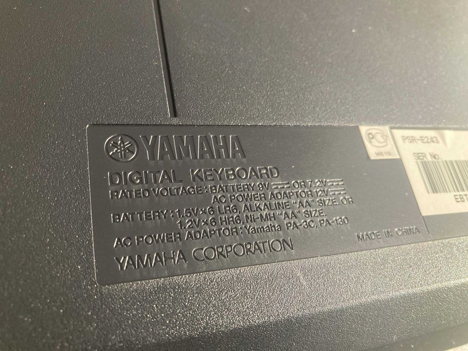 Teclado Yamaha PSR-E243, para a tua carreira ou karaoke em casa!