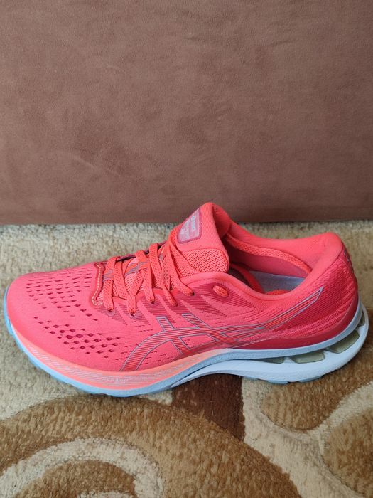 Кросівки Asics Gel - Kayano 28. 40 розмір, коралового кольору, жіночі кросівки для бігу