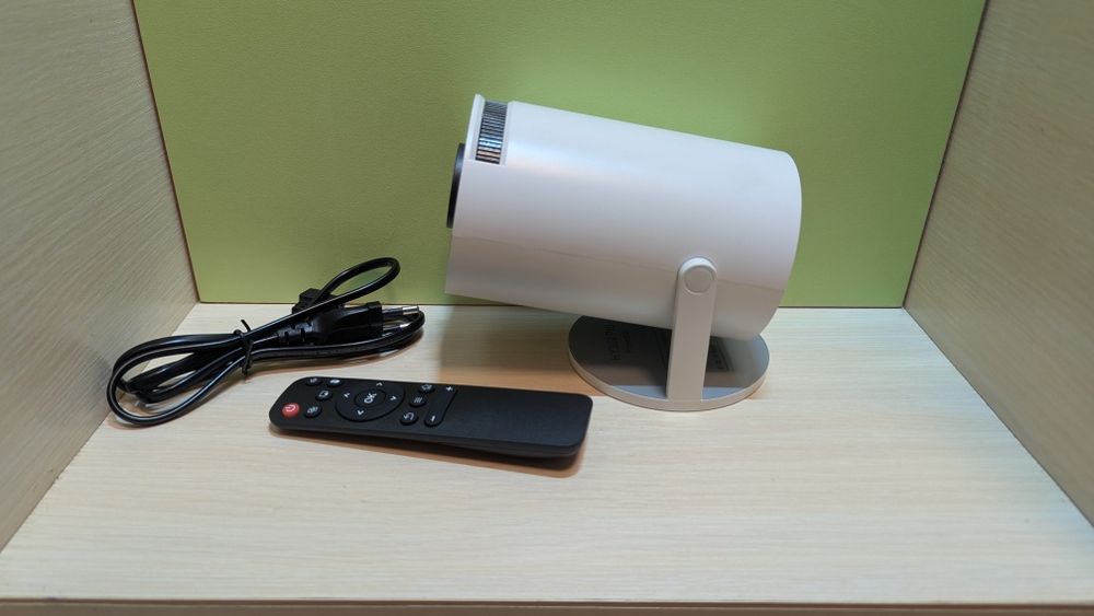 Проектор HY300 Pro (Wi-Fi / Bluetooth / Android)