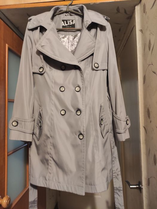 Продам женский плащь