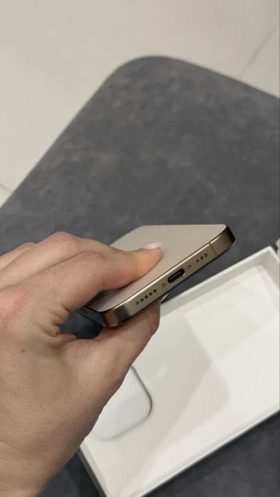 Iphone 16 pro desert titanium gwarancja