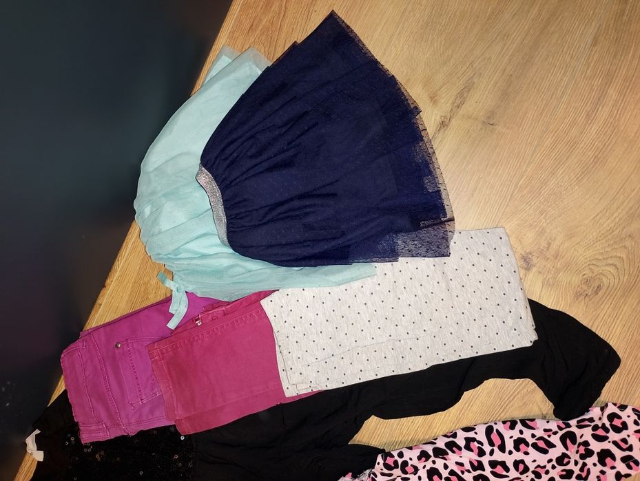 Paka ubrań 122-128 dziewczynka