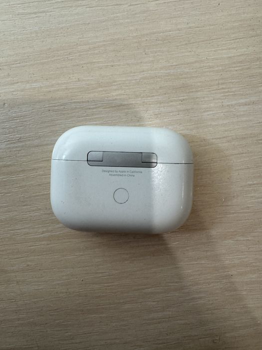 AirPods Pro , з оригінальним пакуванням + чохол в подарунок