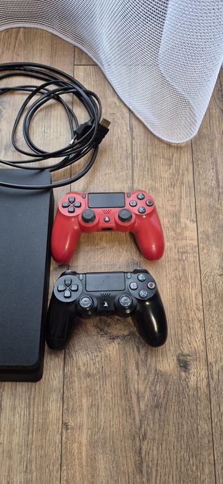 Konsola Play Station 4 Ps4 + 2 pady + gra SpongeBob